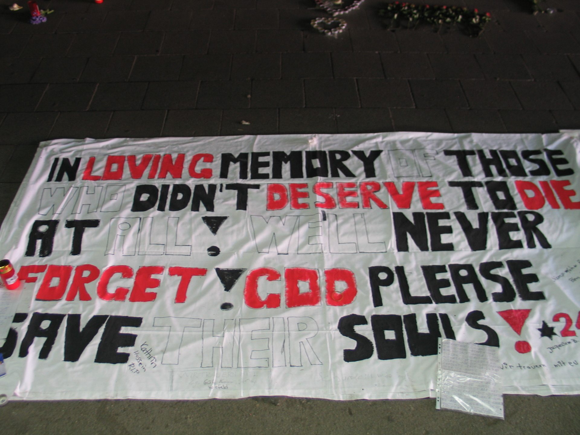 Sign to remember mass casualties at an event