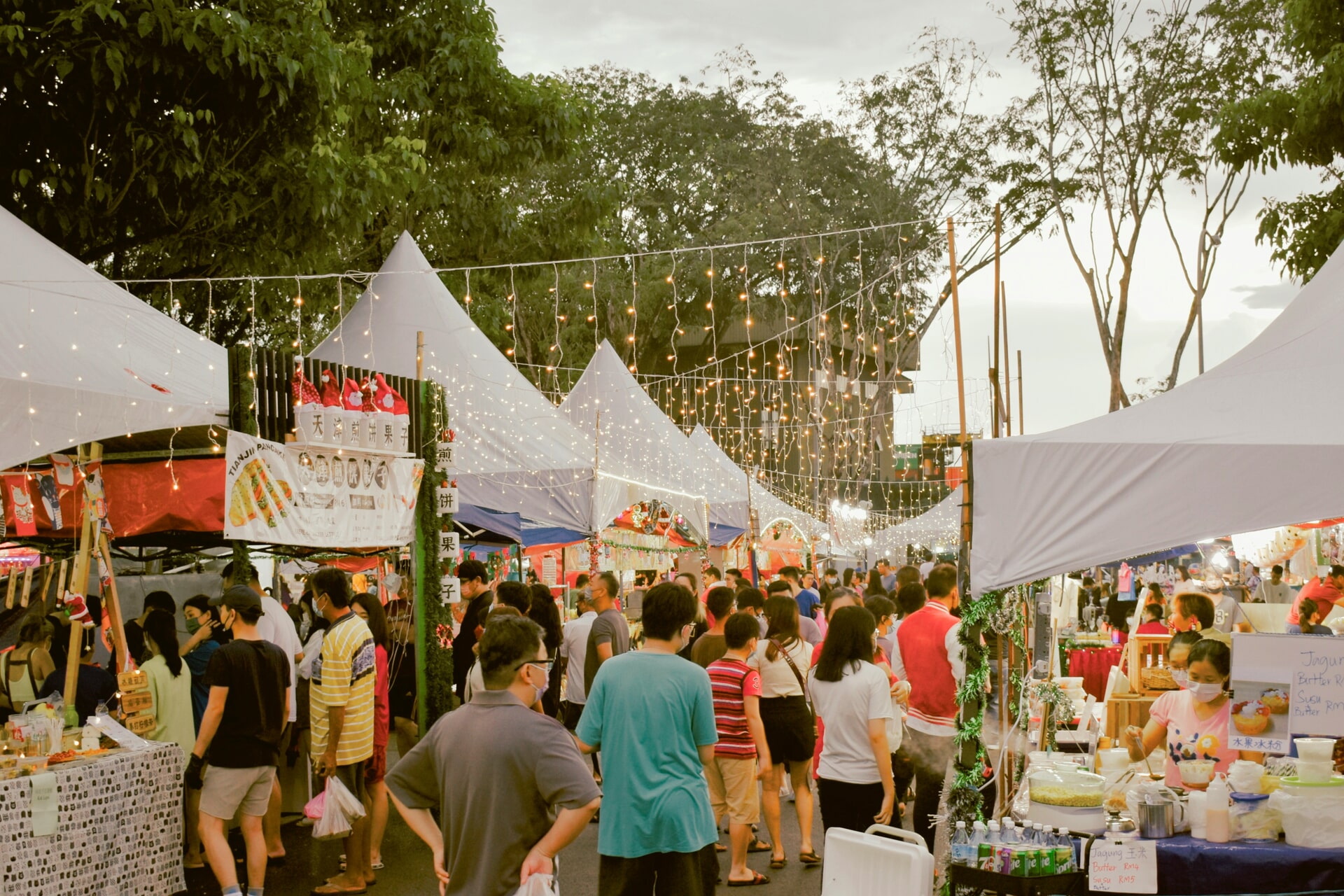 Positive example of crowds at a festival
